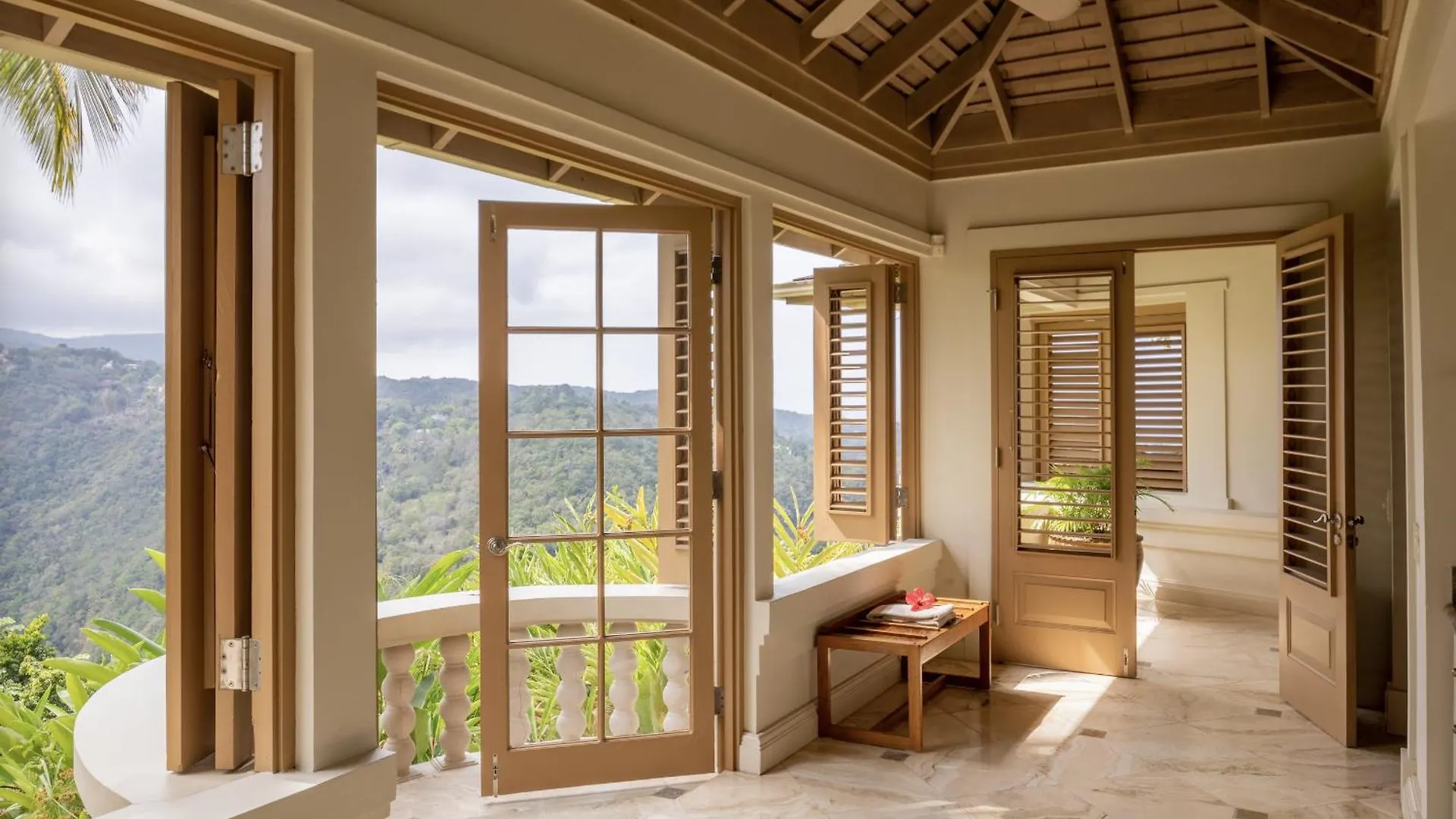Silent Waters Villa Montego Bay 0*,